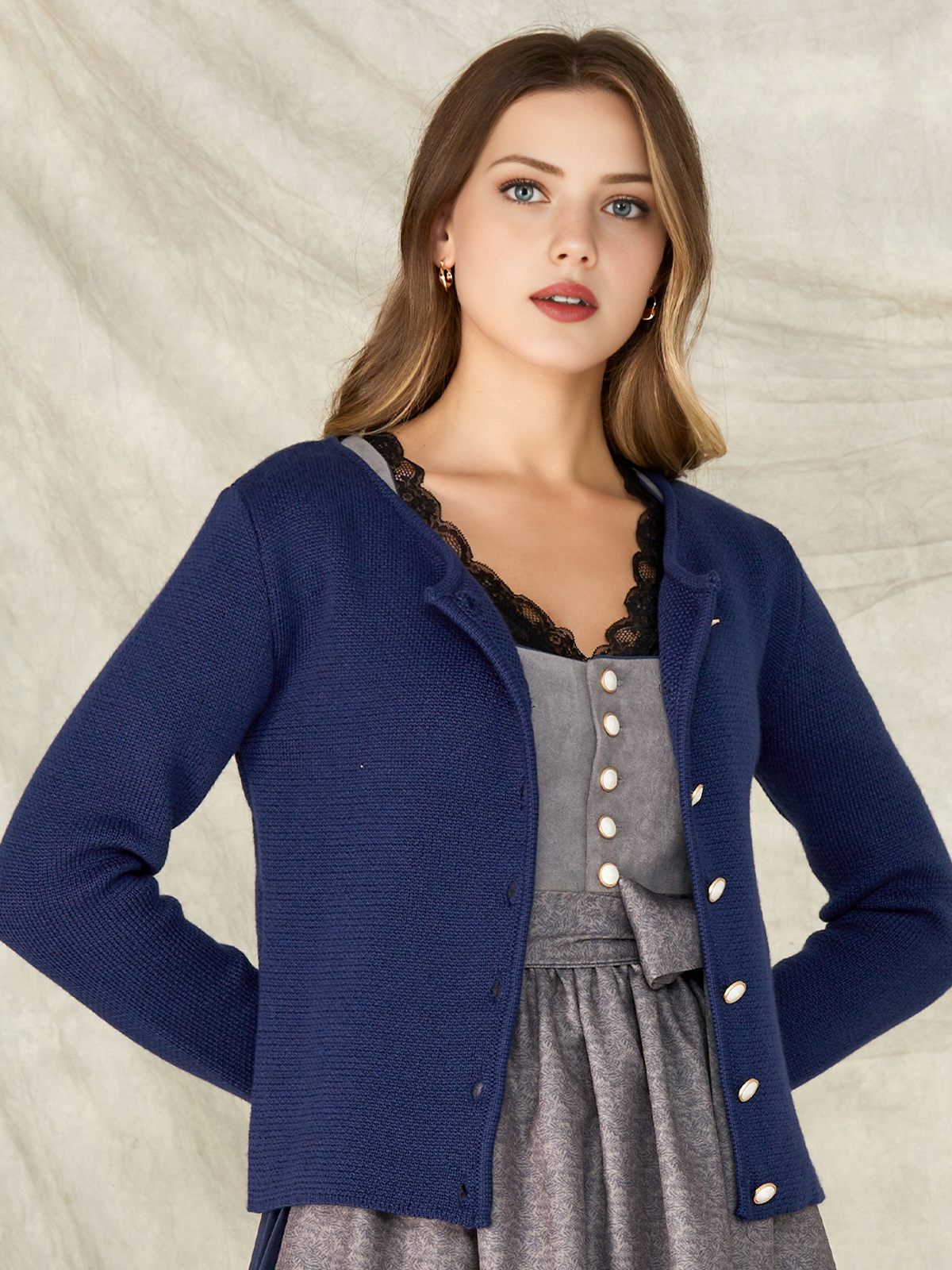 Traditionelles Dirndl in Grün