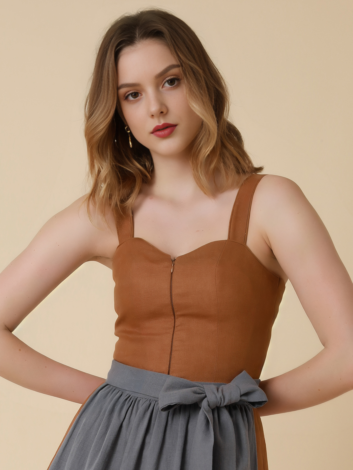 Modernes gelbes Ehreer Dirndl