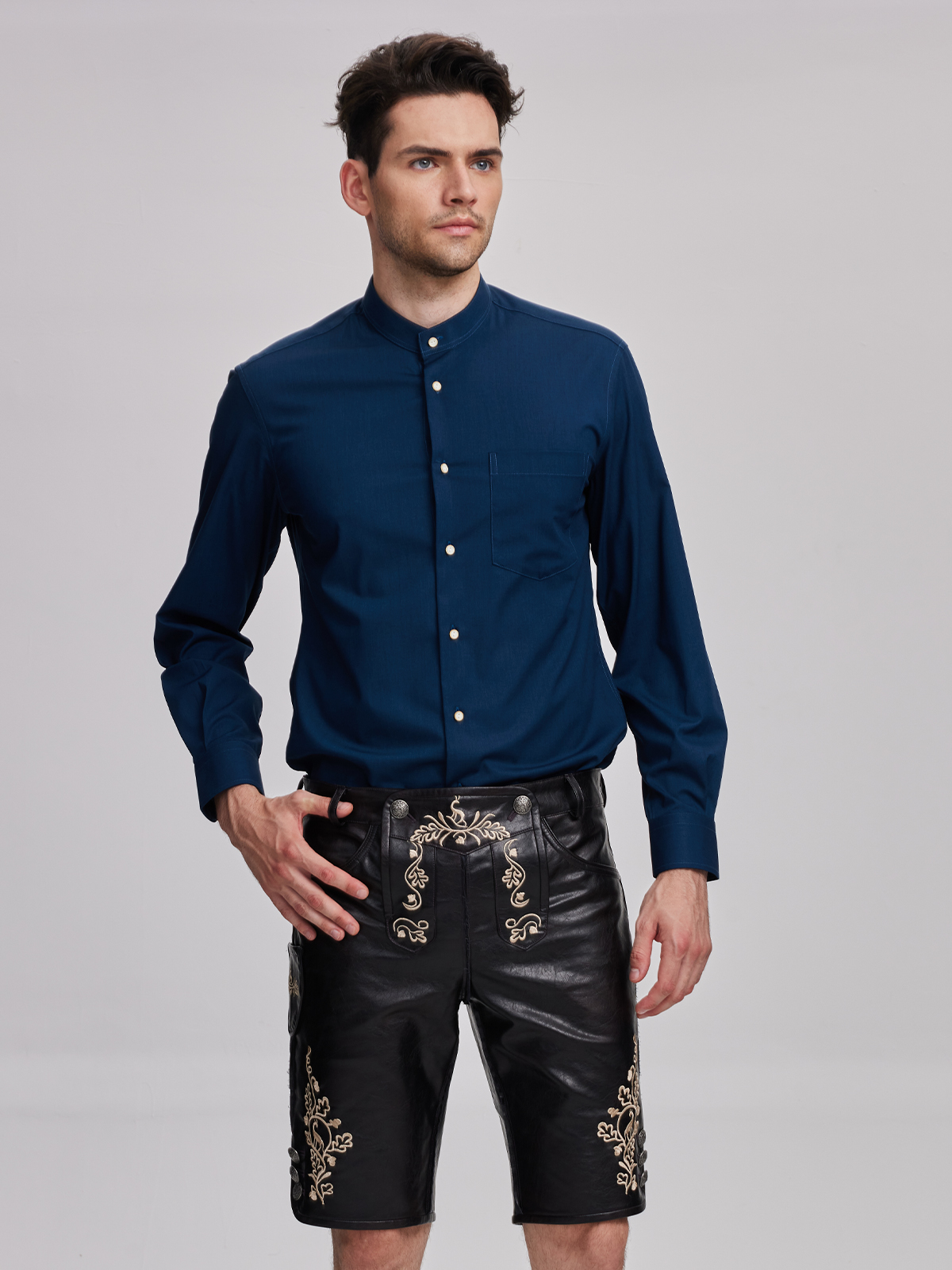 Modernes Dirndl in Blau