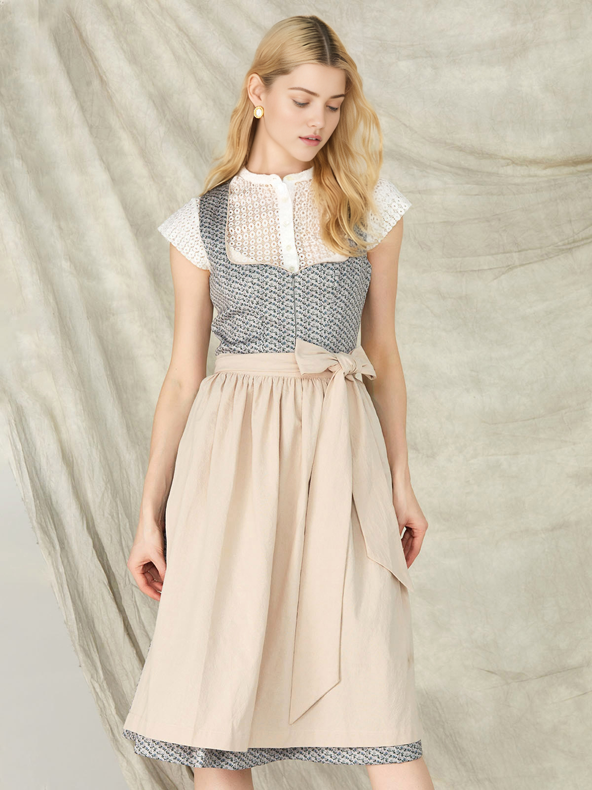 Dirndl Salbeigrün Samt in eleganter Ausführung