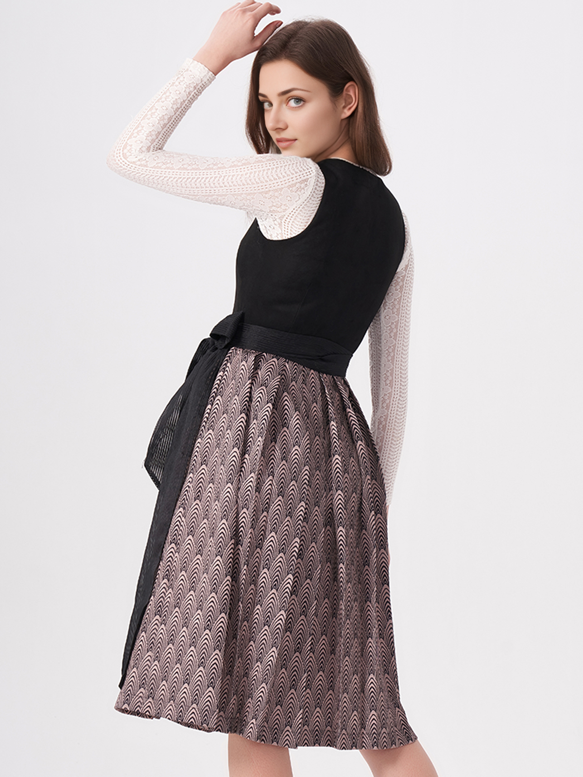 Moderne Dirndl Bluse in Schwarz
