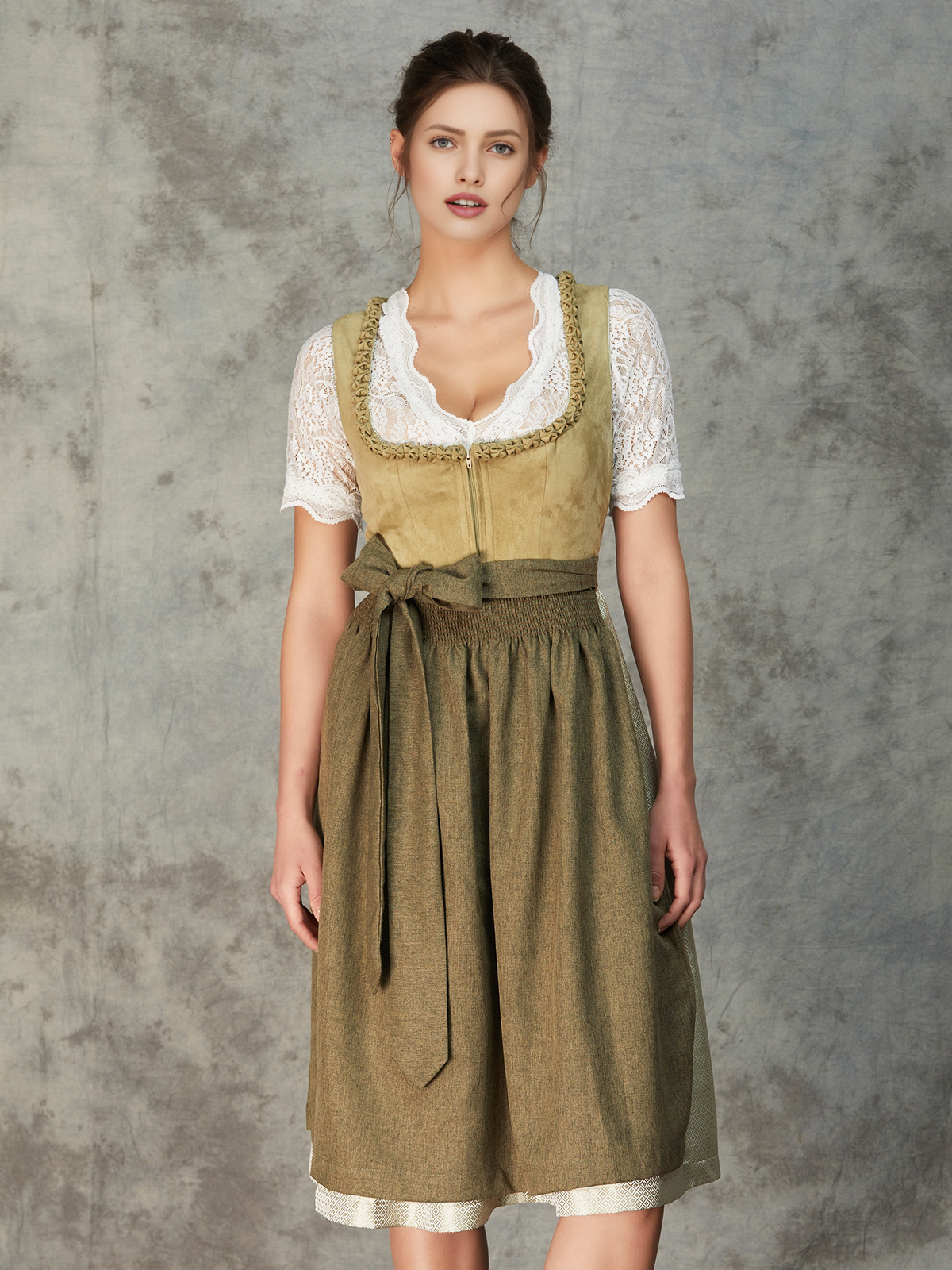 Modernes Dirndl in Grün
