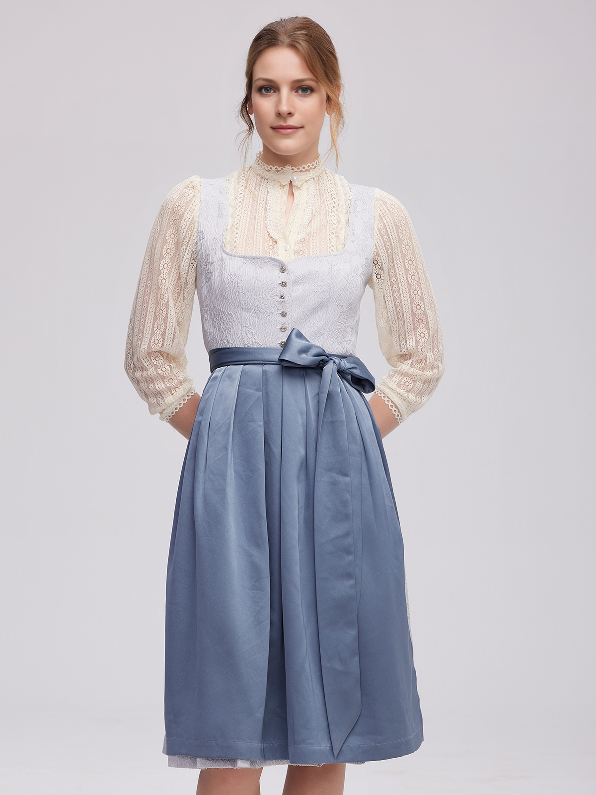 Rotes Dirndl kurz – modern und sinnlich