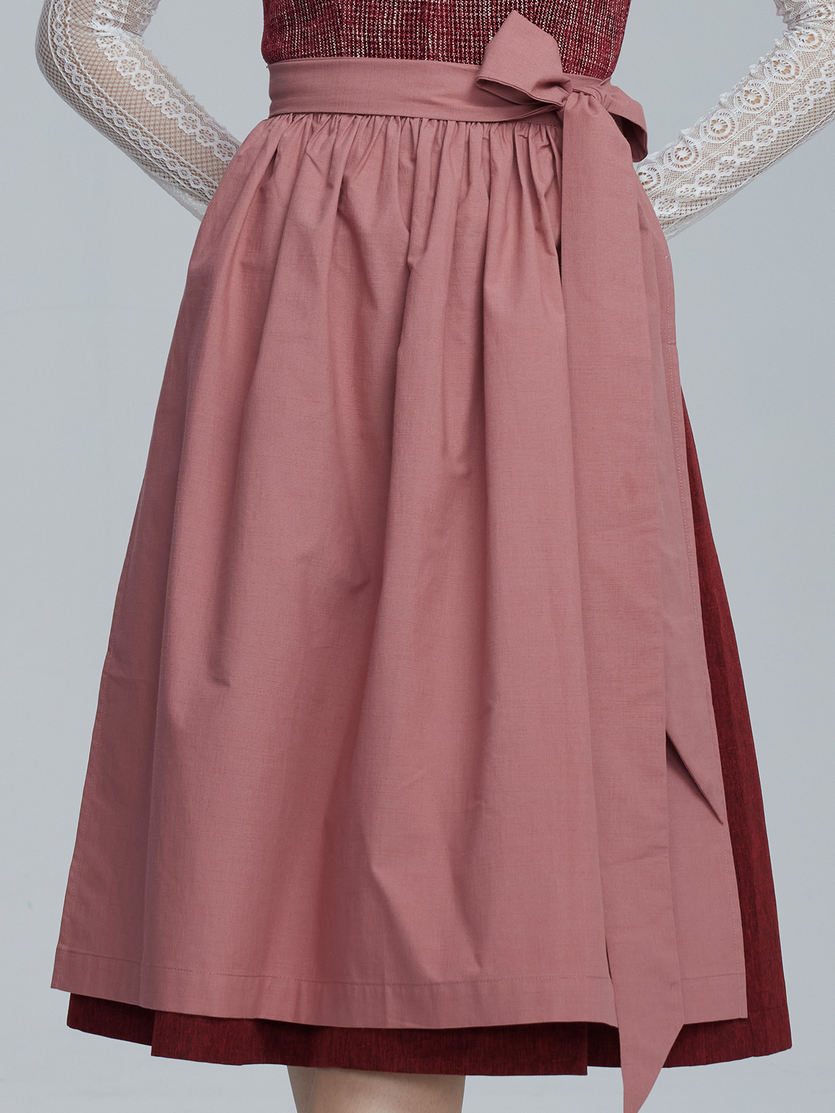 Dirndl in Rosa – elegant und bezahlbar