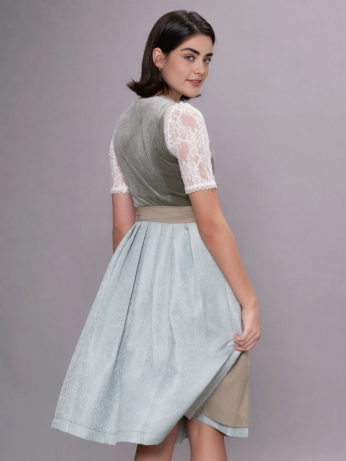 Dirndl in Grün – stilvoll und bequem