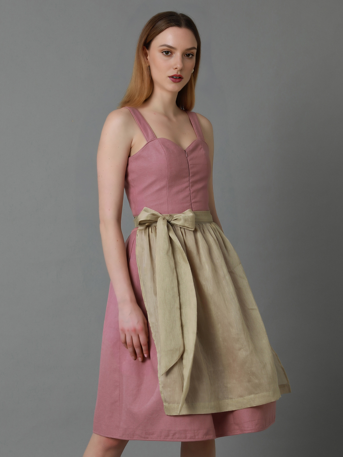 Dirndl Rosa Pink – Eleganz in zarten Tönen