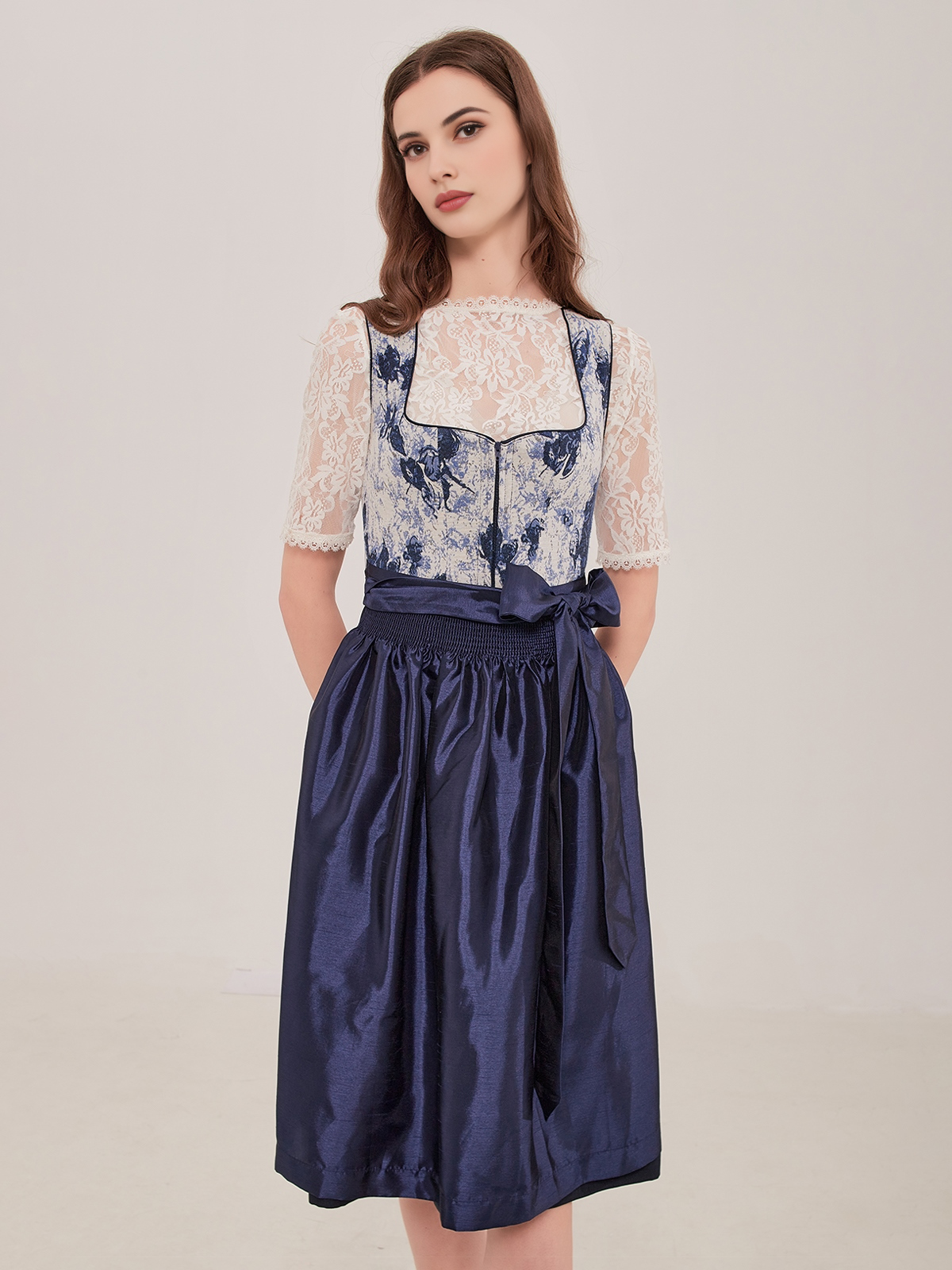 Dirndlbluse in eleganter Ausführung