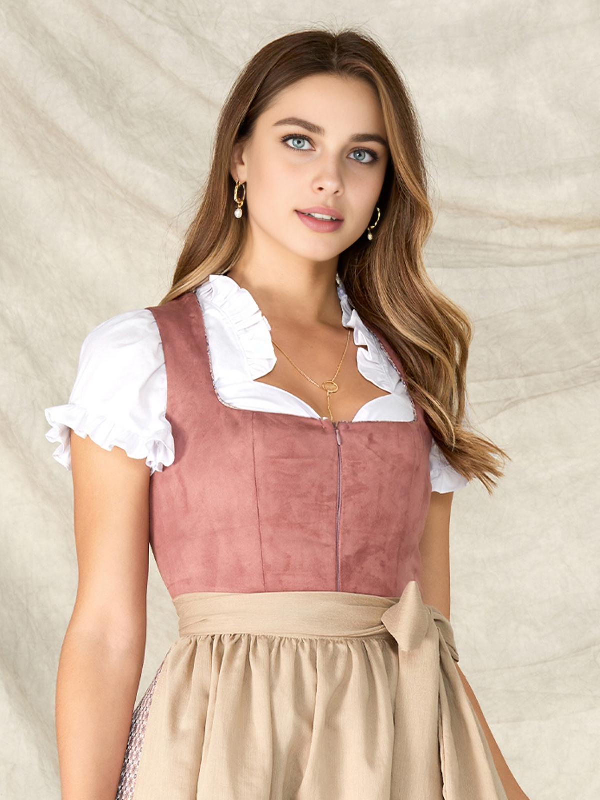 Modernes Dirndl in Rosa
