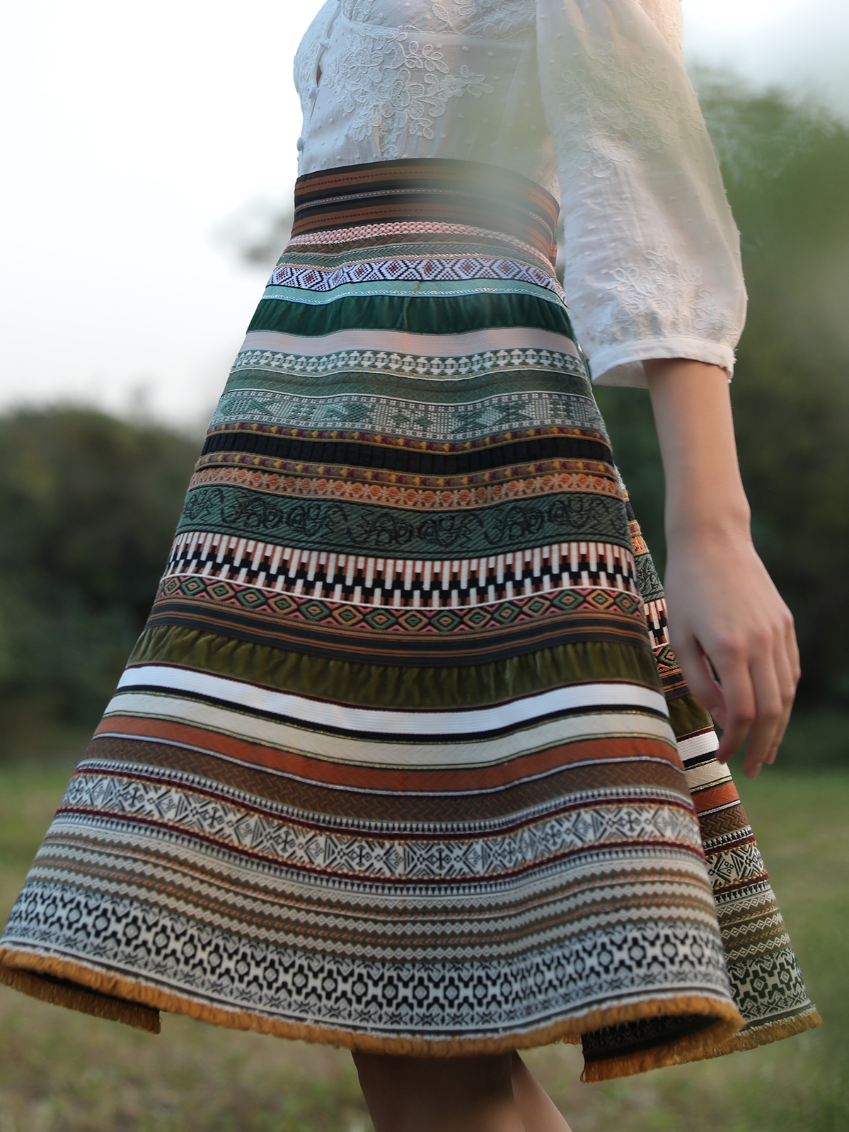 Dirndl Mini in Grün – perfekt für festliche Anlässe
