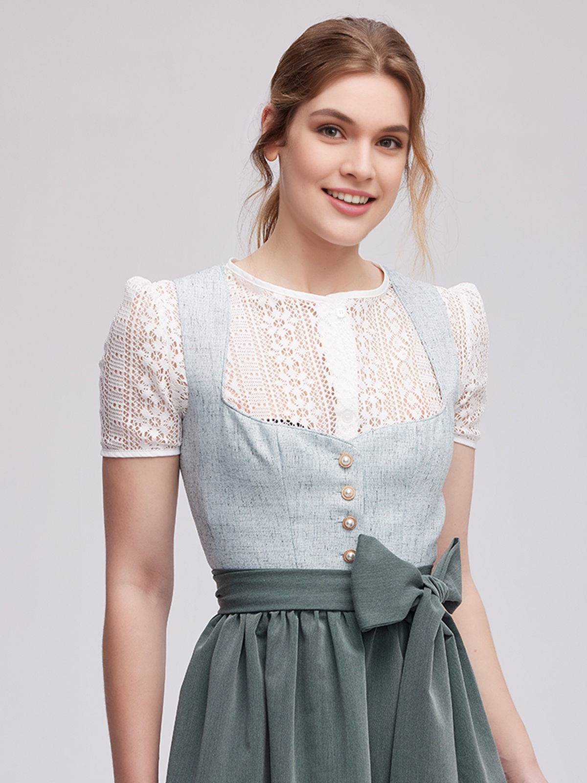 Dirndl in Grün mit modernem Schnitt