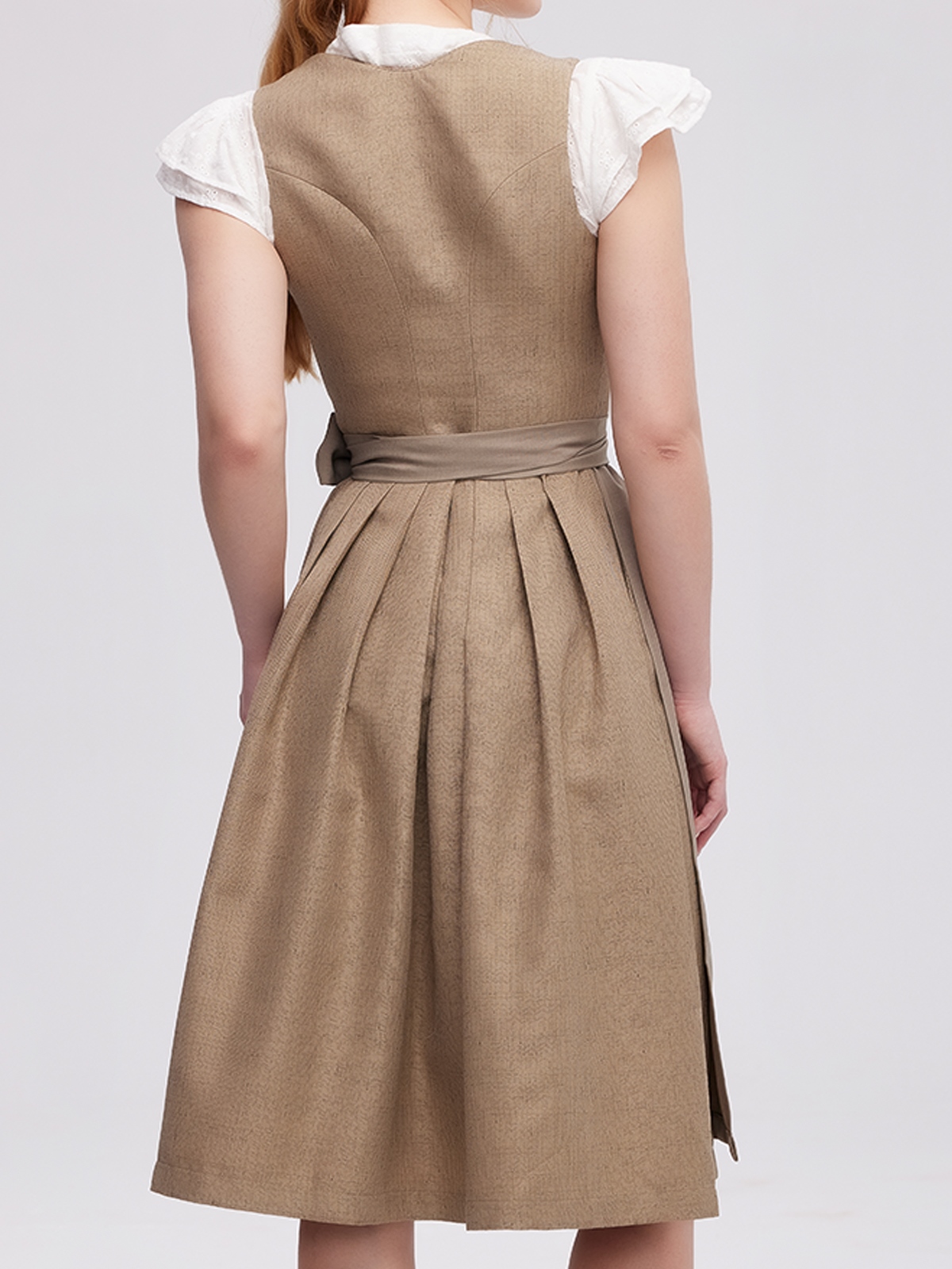 Grünes Dirndl – stilvoll & bezahlbar