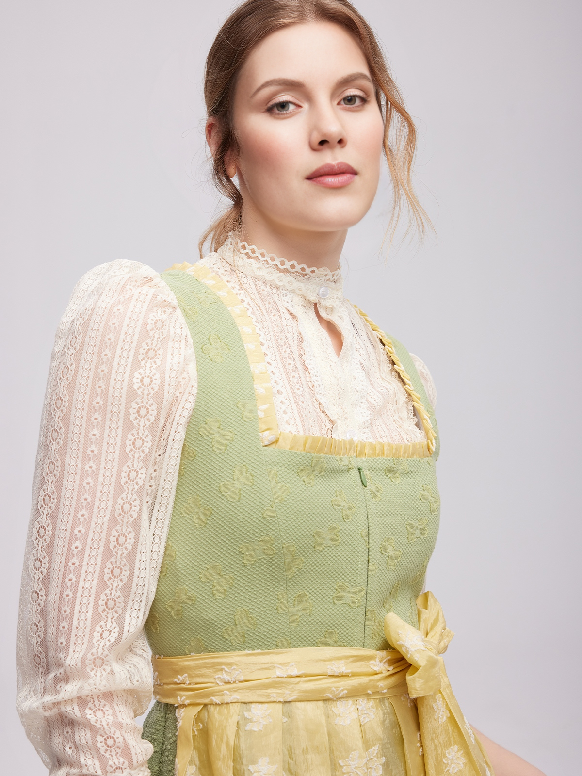 Ehreer Dirndl in Grün