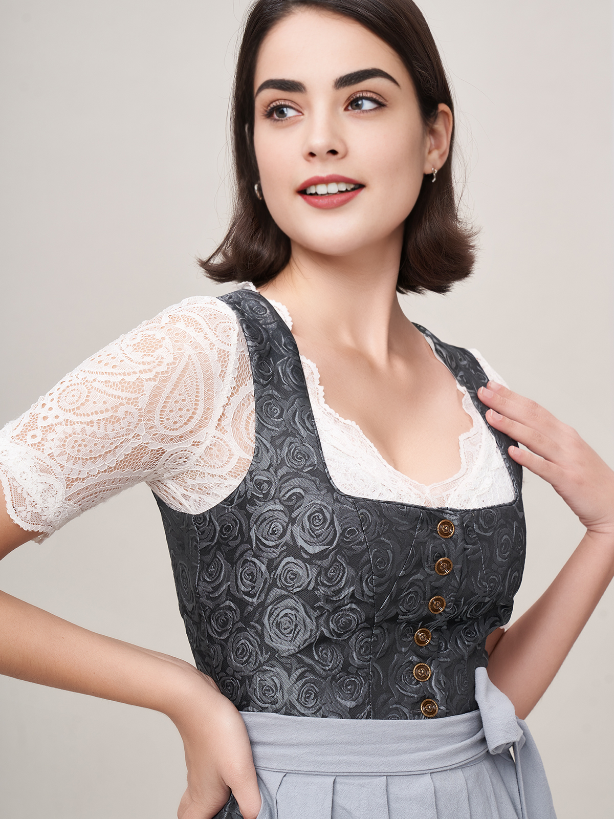Dirndl Schwarz Braun in eleganter Ausführung
