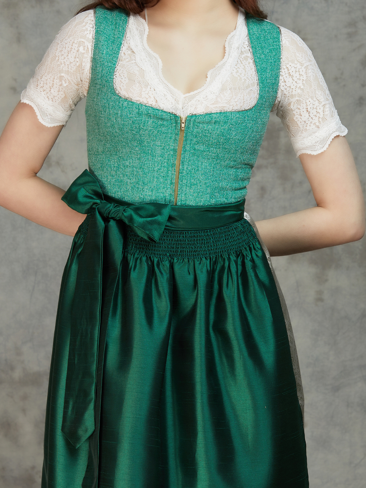 Dirndl in Grün – ein Blickfang auf jedem Fest