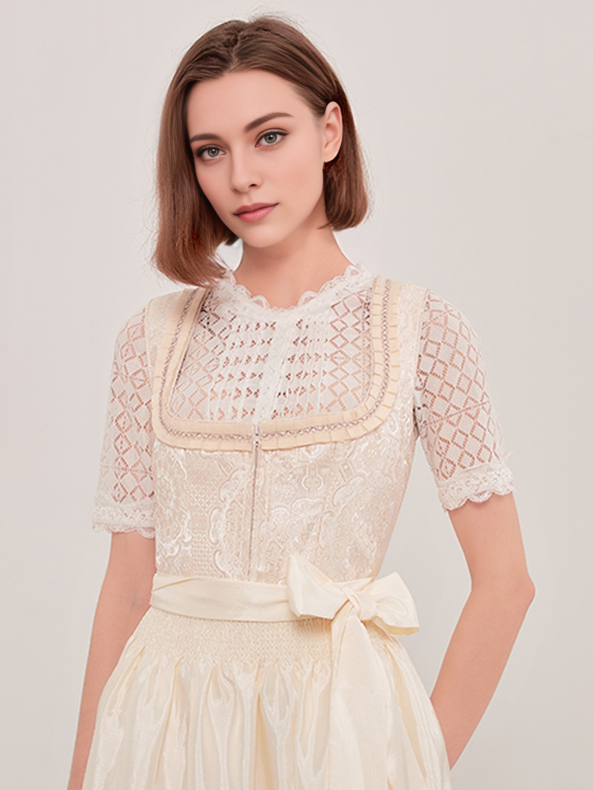 Dirndl in Weiß – zeitlos und elegant