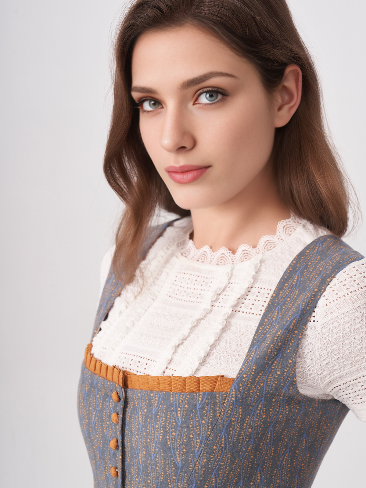 Dirndl Schwarz Hochgeschlossen