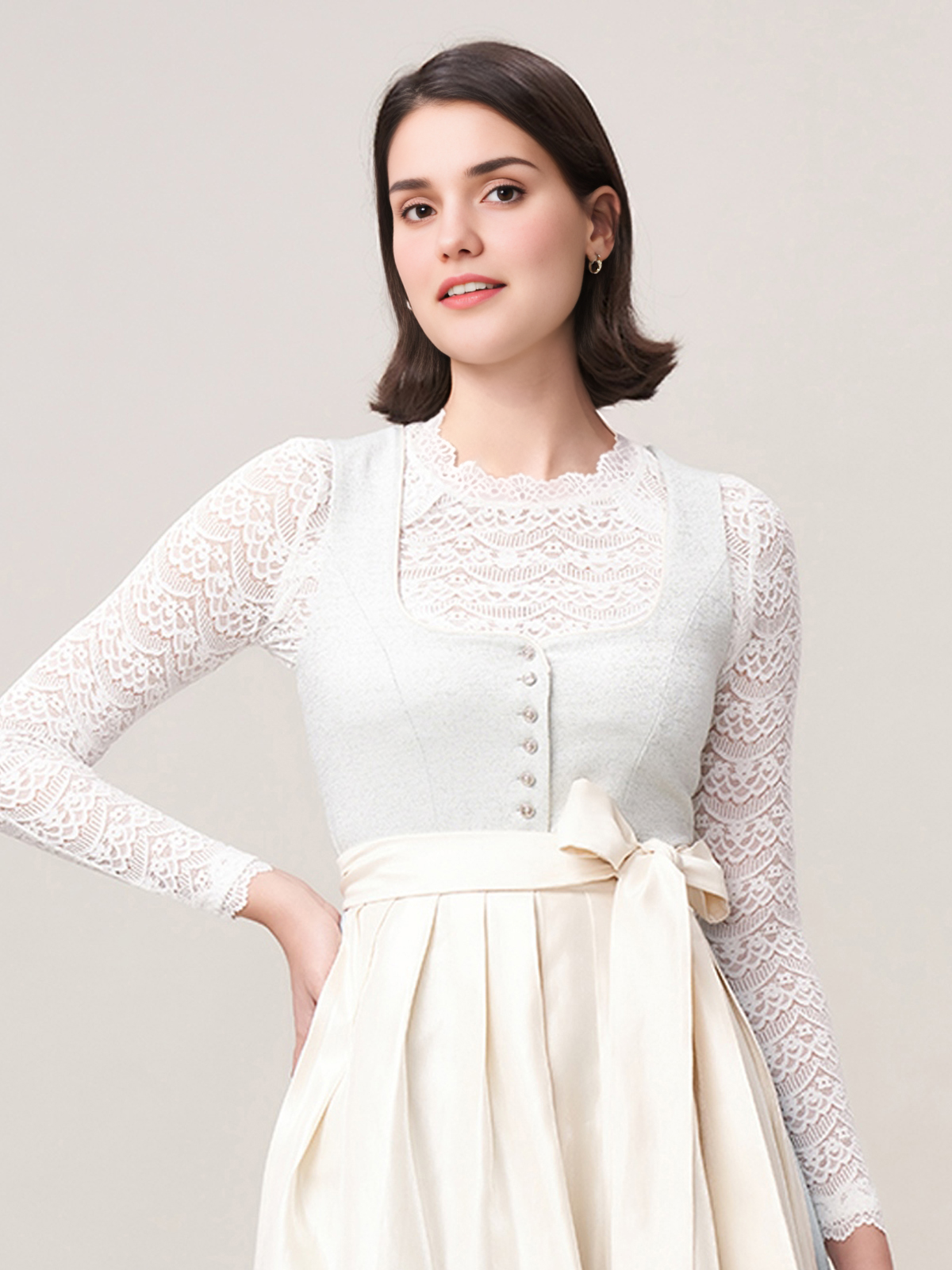 Modernes Dirndl in Blau – ein stilvoller Blickfang