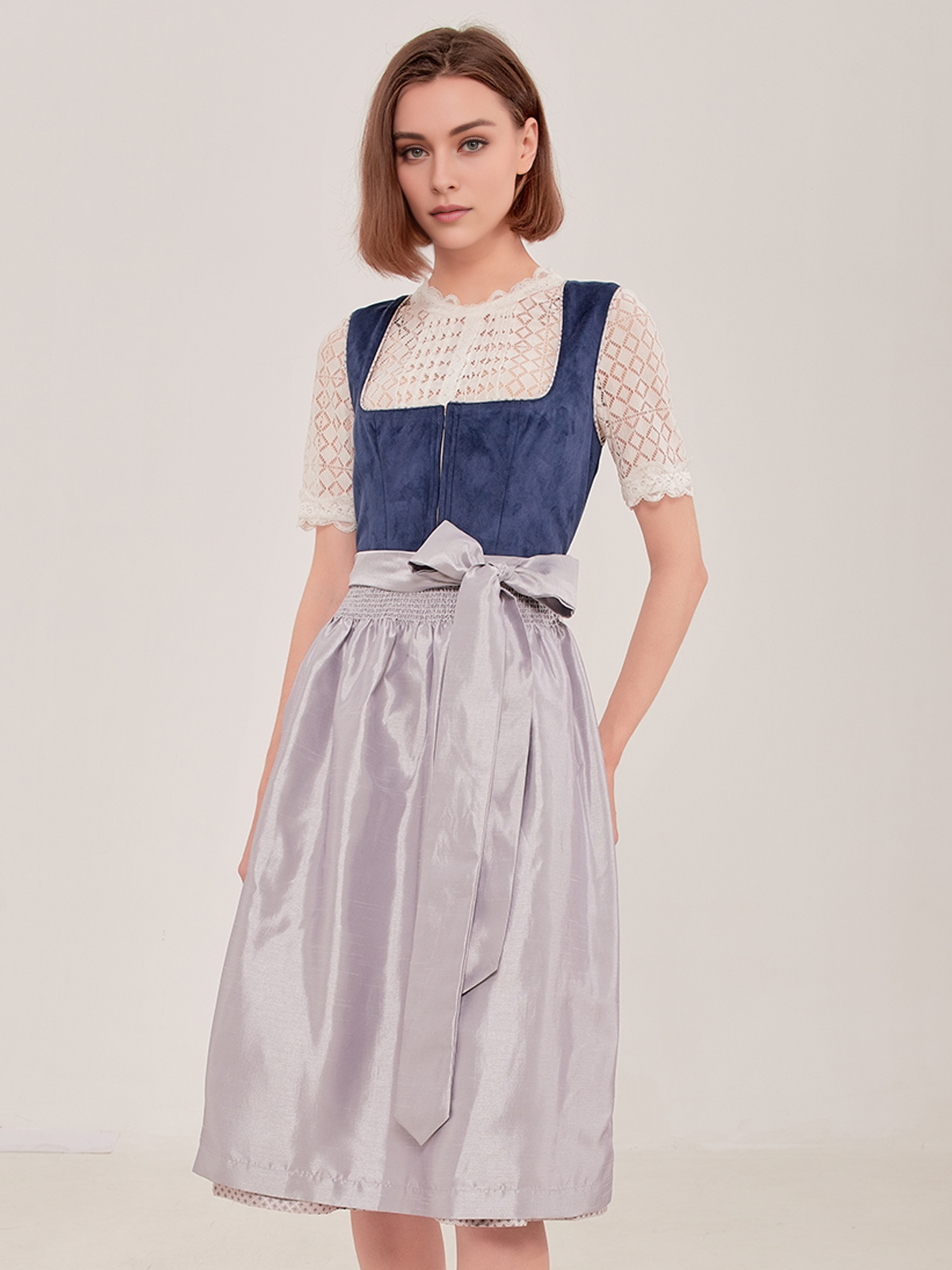 Modernes blaues Dirndl von Ehreer