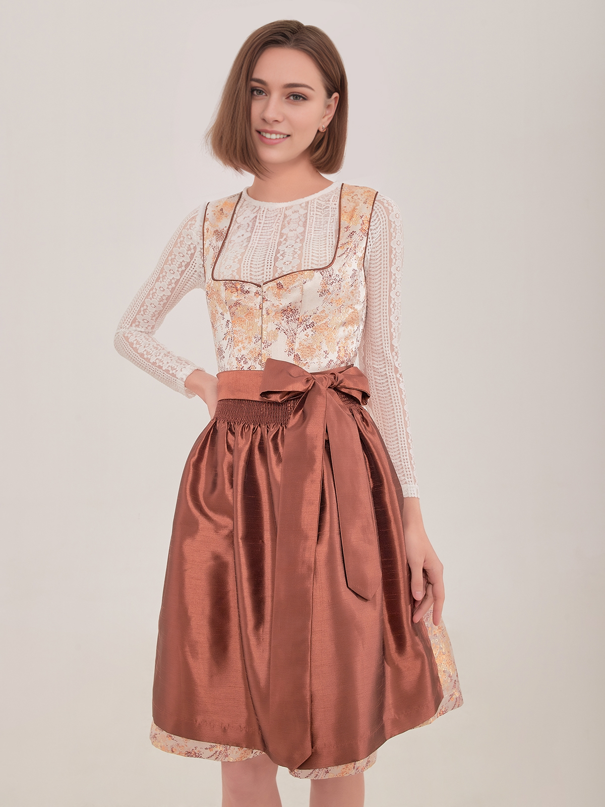 Modernes blaues Dirndl mit samtiger Optik