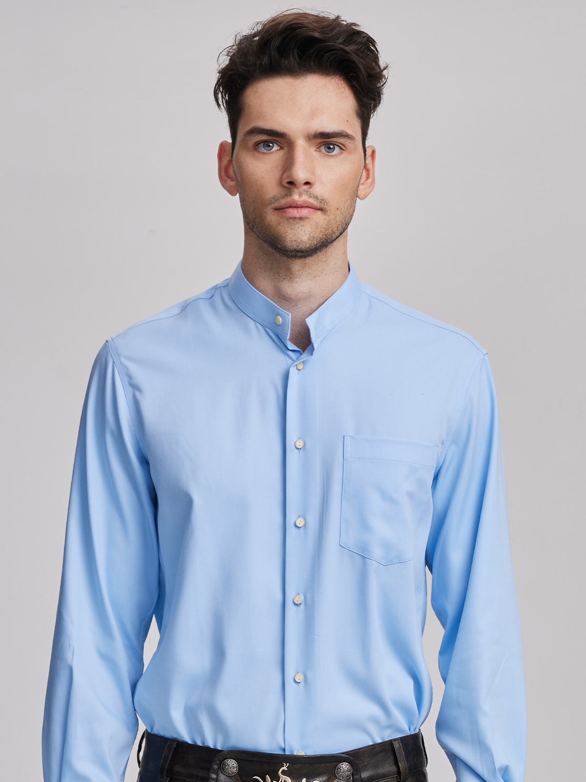 Dirndl Schwarz mit blauer Bluse