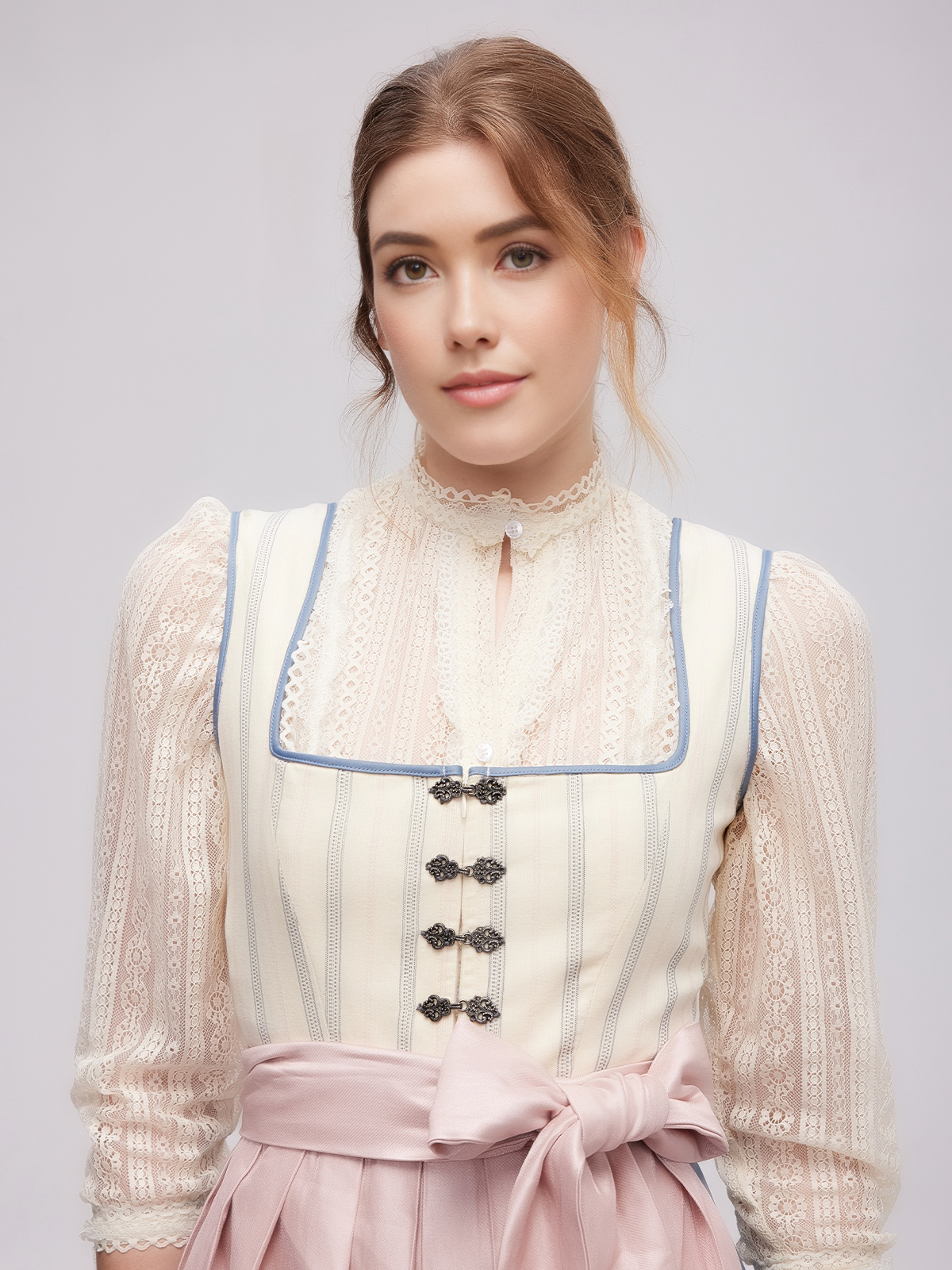 Dirndl in Beige