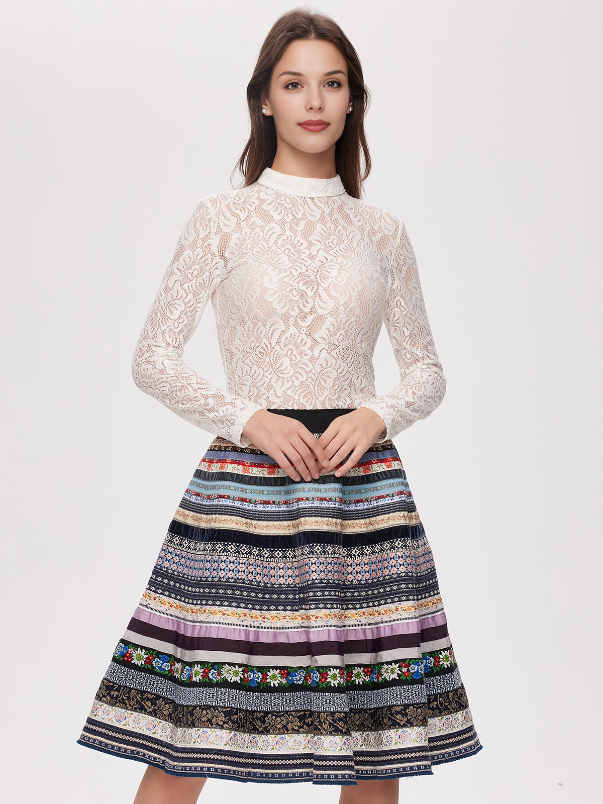Dirndl in Weinrot – Eleganz pur
