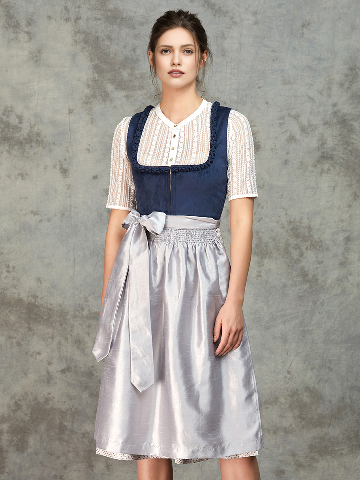 Dirndl in Blau