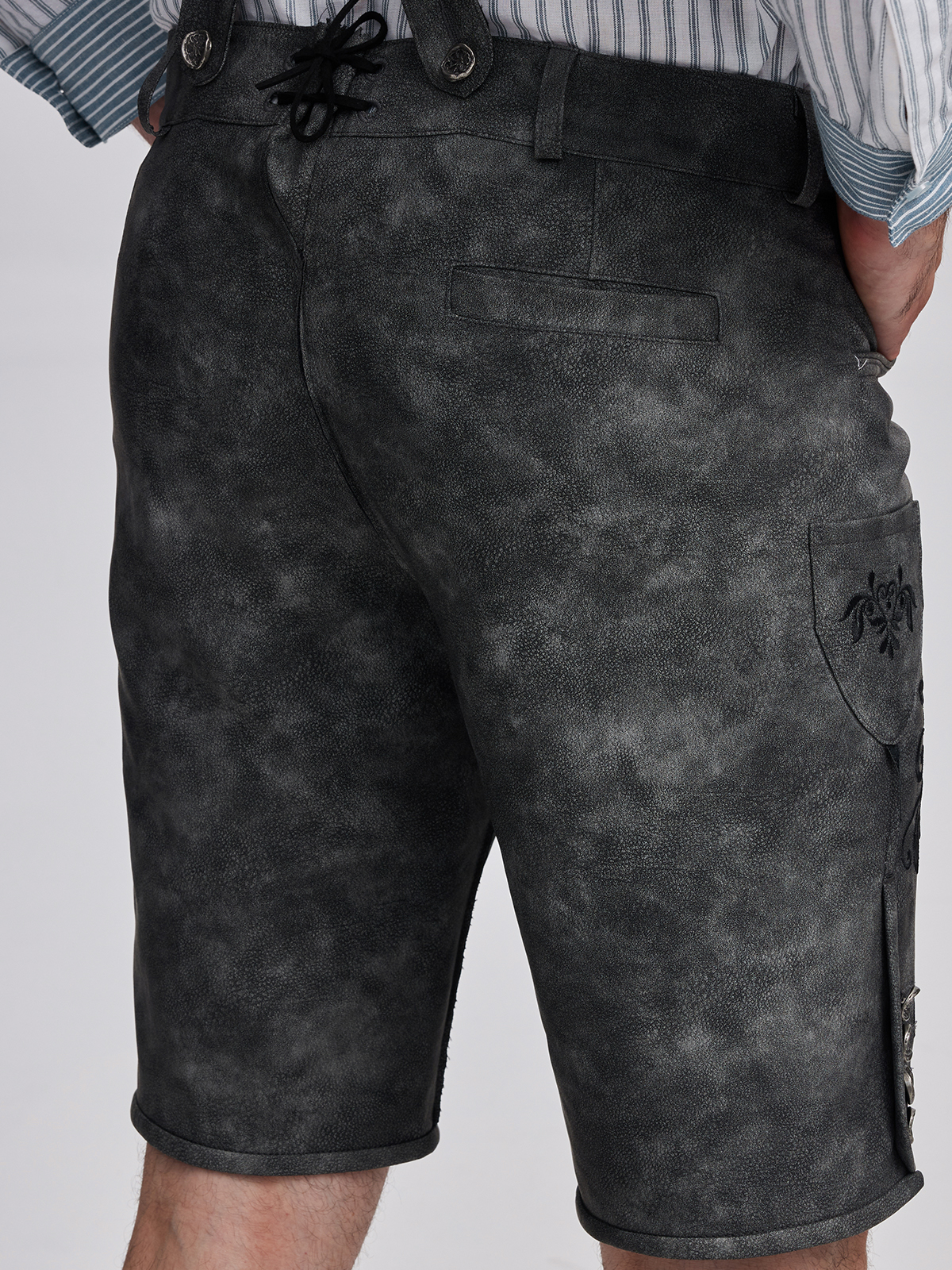 Modernes Dirndl in Grau