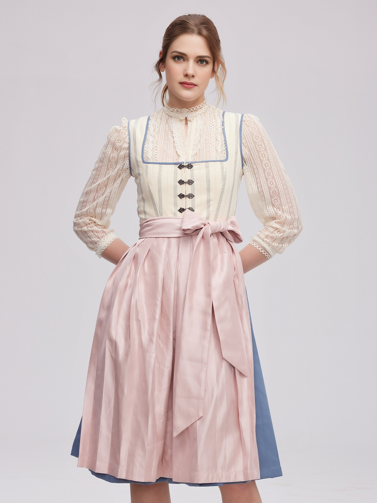 Modernes Dirndl in Beige und Grün