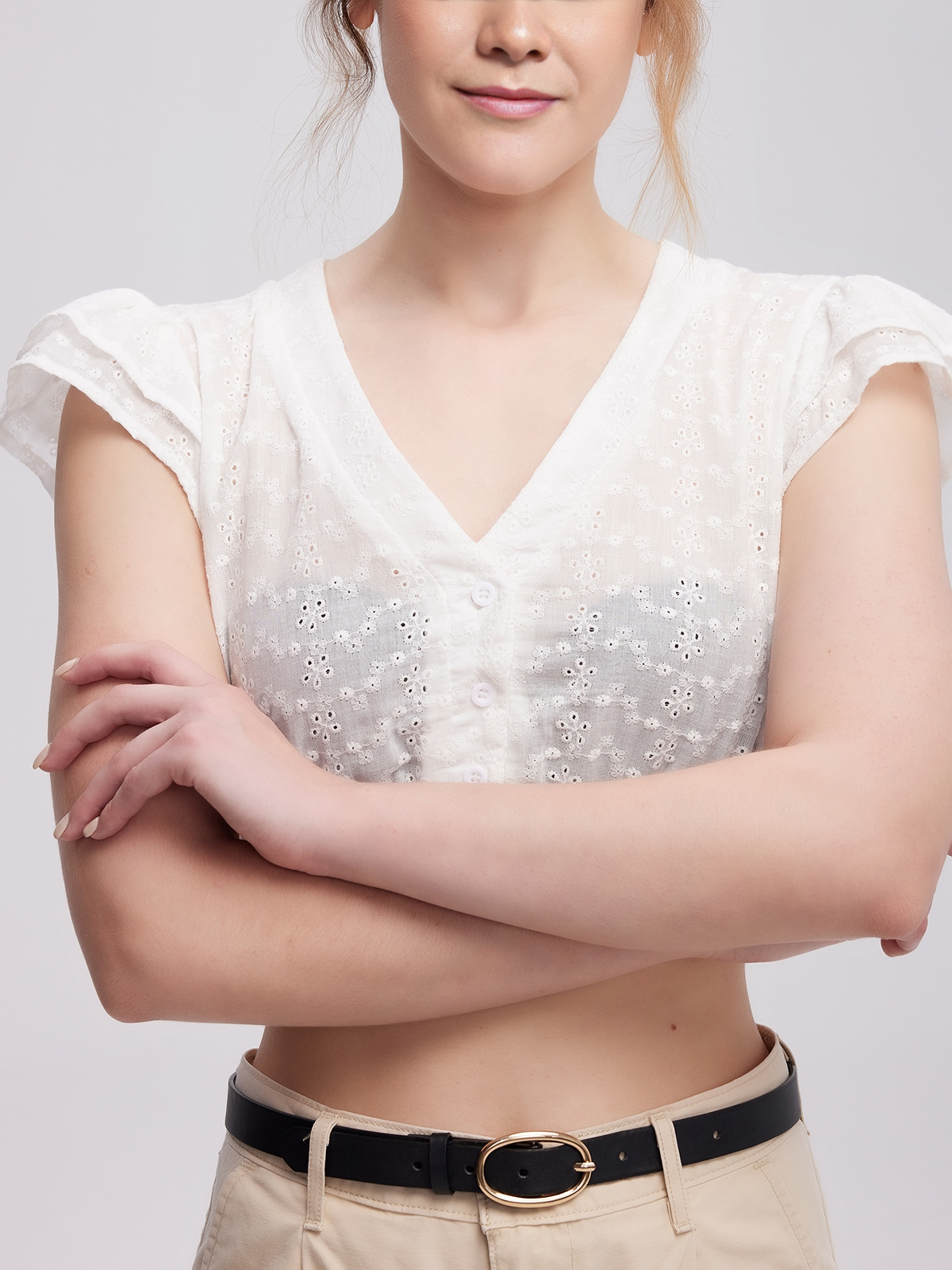 Modernes Dirndl mit figurbetonter Silhouette