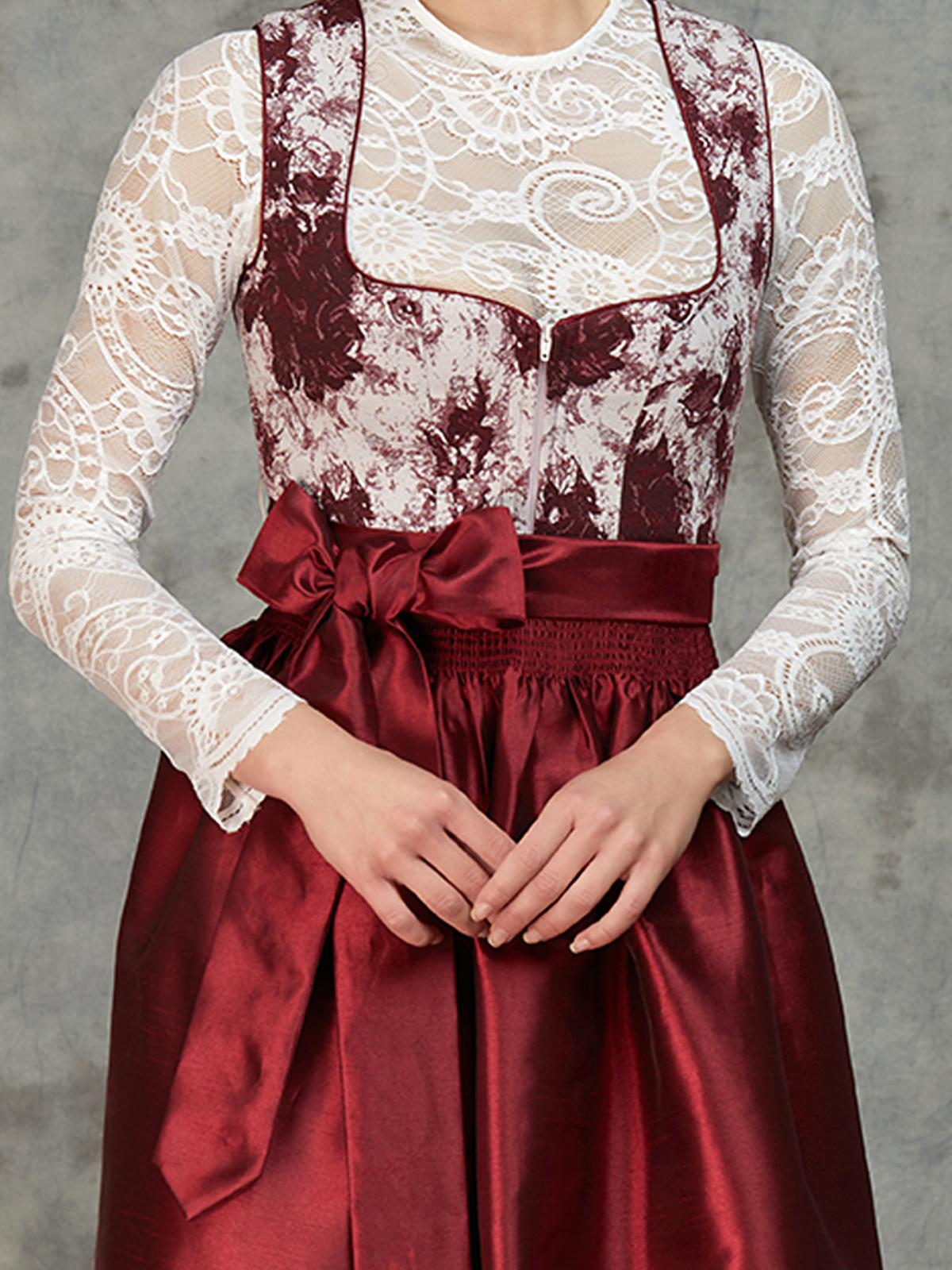 Dirndl in Grün und Blau