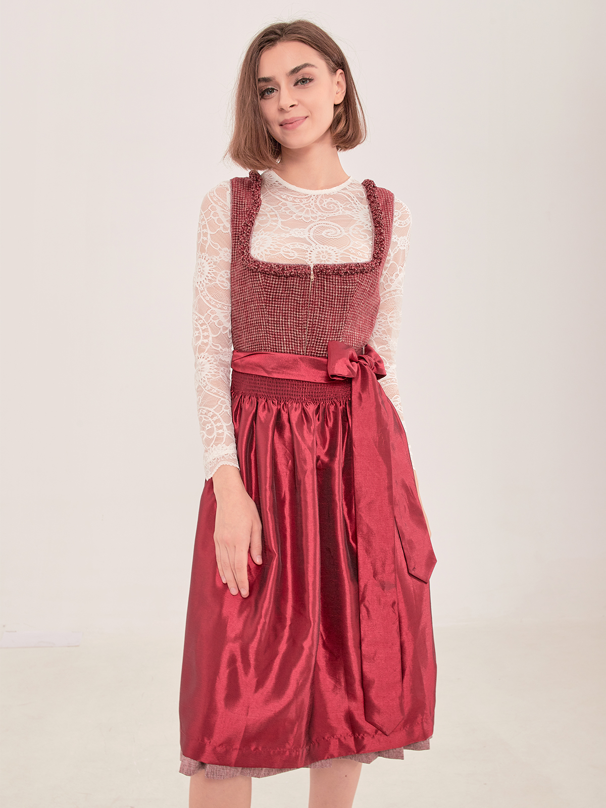 Dirndl Olivgrün in eleganter Ausführung