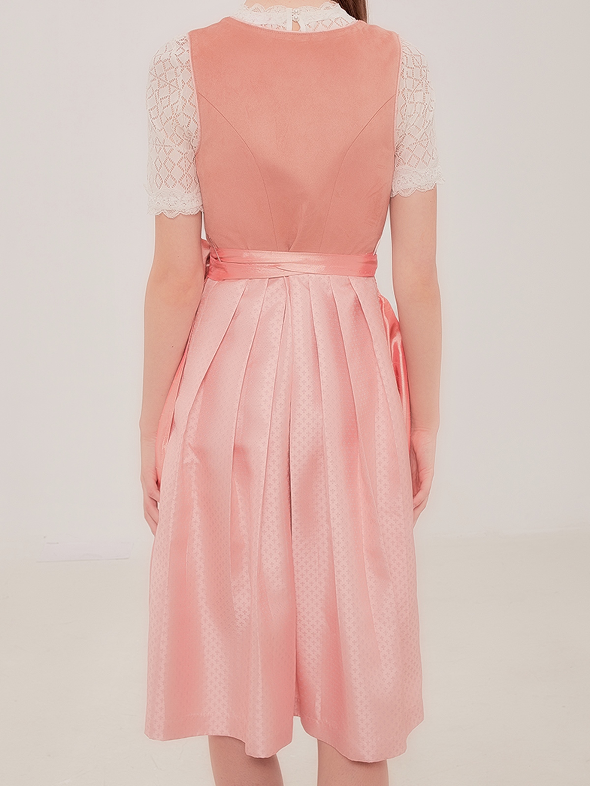 Moderne Dirdel in Rosa mit schlanker Silhouette