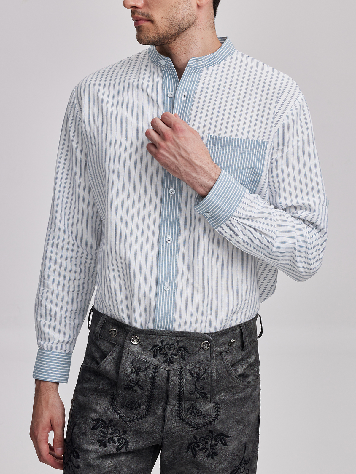 Modernes Dirndl in Blau