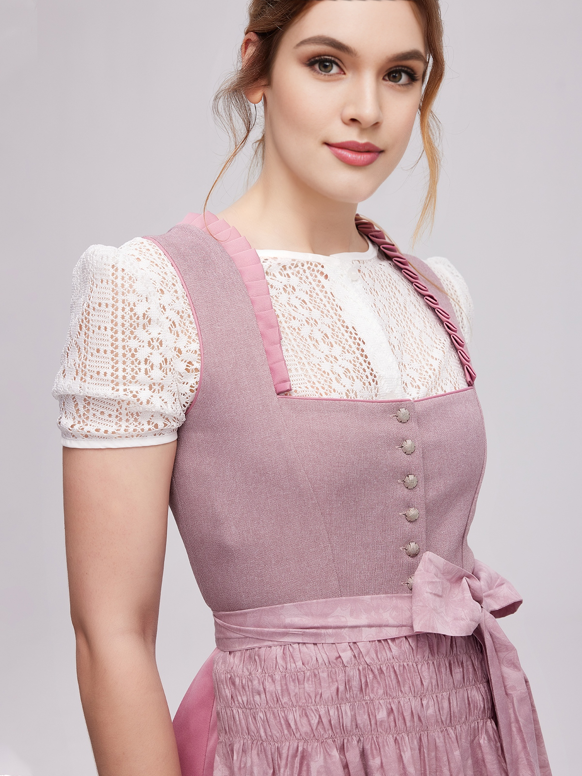 Dirndl in Lila – perfekt für festliche Anlässe